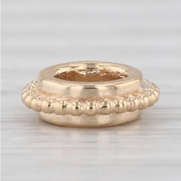 ISO - Picture 4 of 9